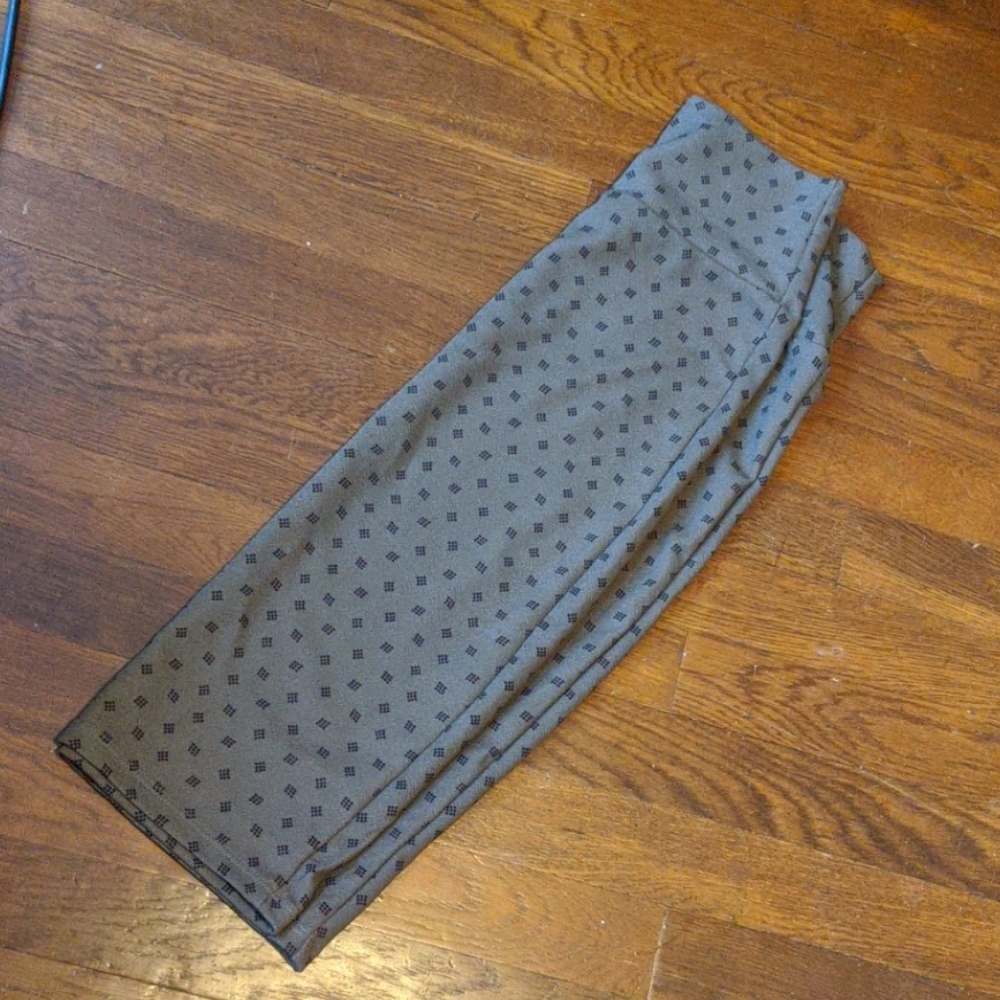 LulaRoe Cassie Skirt (XS)